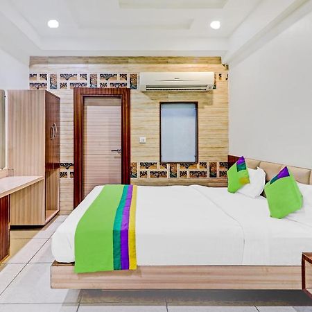 Treebo Taj Dream Hotel Agra  Bagian luar foto