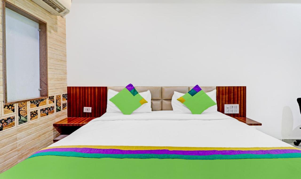 Treebo Taj Dream Hotel Agra  Bagian luar foto