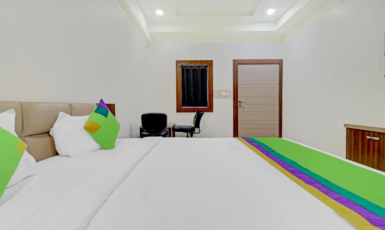 Treebo Taj Dream Hotel Agra  Bagian luar foto